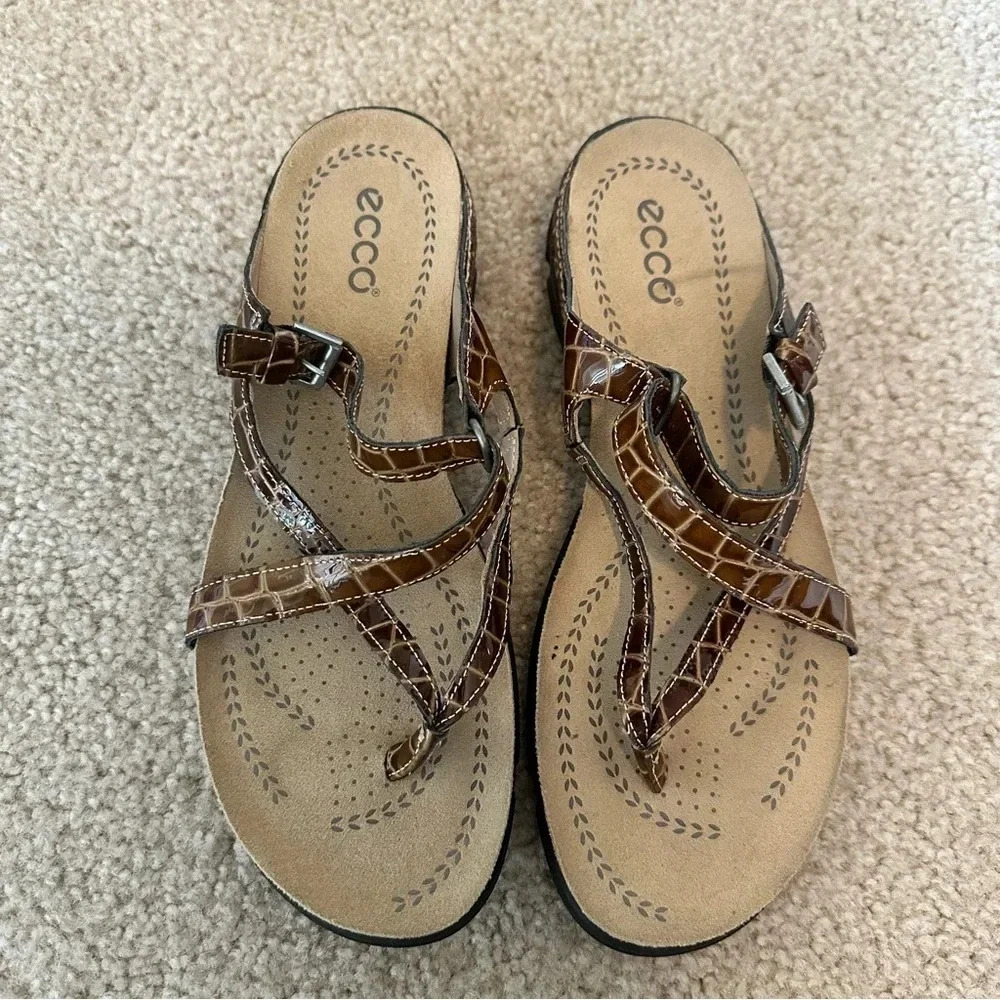 Ecco Brown Croc Patent  Slip On Sandals‎ Leather Strappy Size EU39 US 8/8.5
